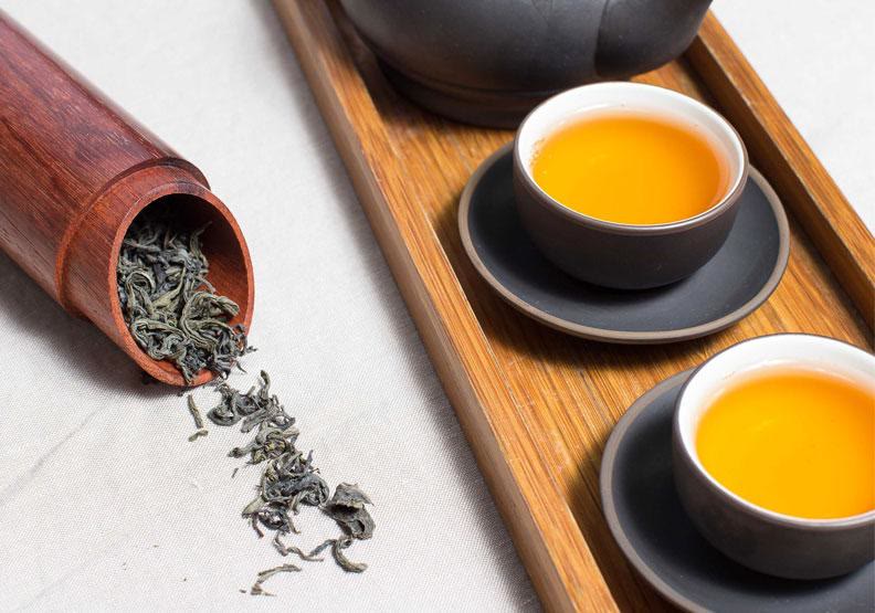 红团团医生LYNN|红茶、绿茶、普洱、乌龙，中秋喝什么茶好？中医教喝对时机减负担