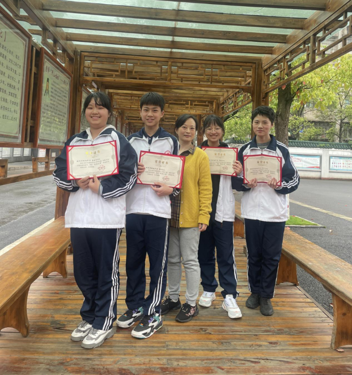 百姓生活湖南 湖南衡阳： 四项大奖“花落”衡钢中学，实至名归！