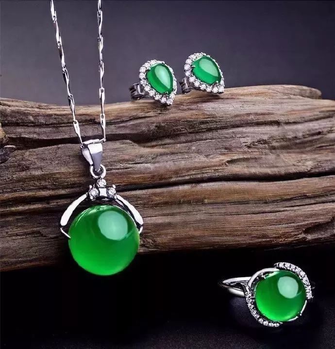 玉髓|能拍到350万的玉髓，为什么会成为翡翠的冒牌货？