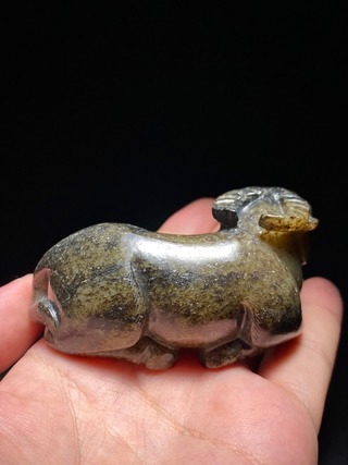 和田玉籽料|明 和田玉 籽料 提油 玉卧牛