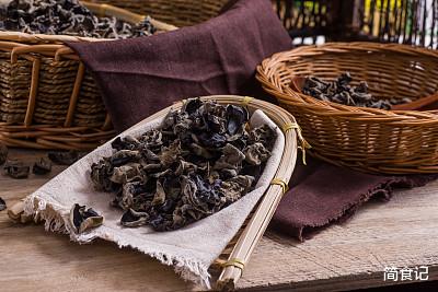 黑豆|6种“黑色”食物，堪称年轻人的“门面担当”，男人女人都要多吃