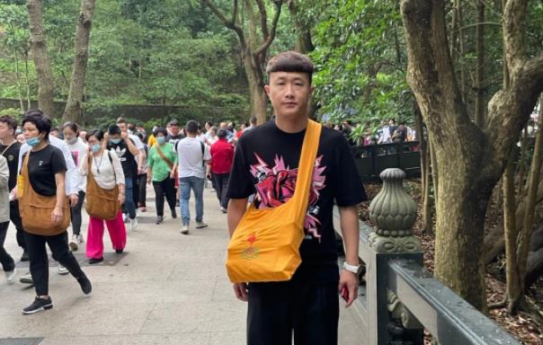 琳妹儿说|胡闹直播出现“穿帮镜头”，与师傅张二嫂炒作被坐实，粉丝：尴尬