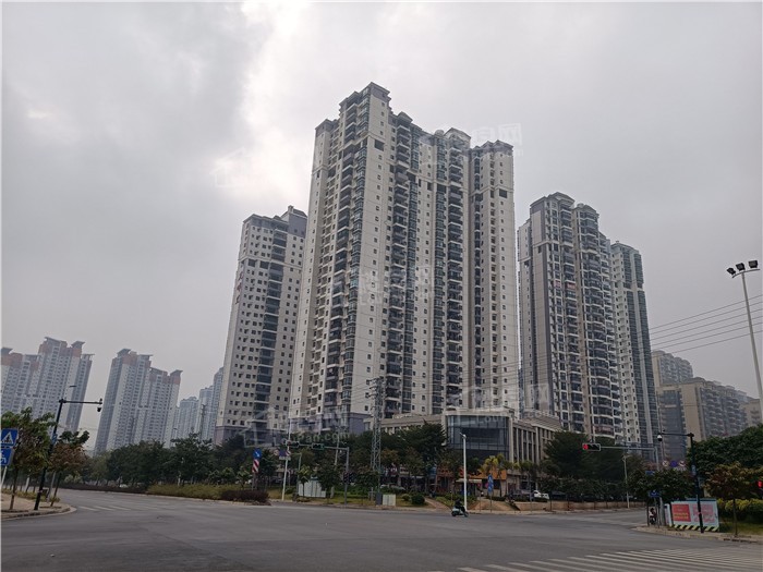 龙岗|实探南宁龙岗西：14个楼盘实景+道路建设，颠覆你的想象！