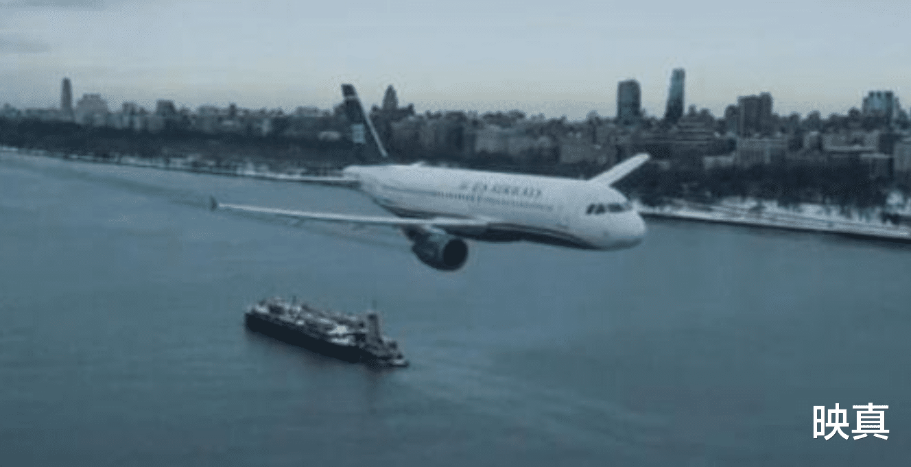 伯格|2009年哈德逊河奇迹：飞机成功在河面上迫降，机长成全美英雄