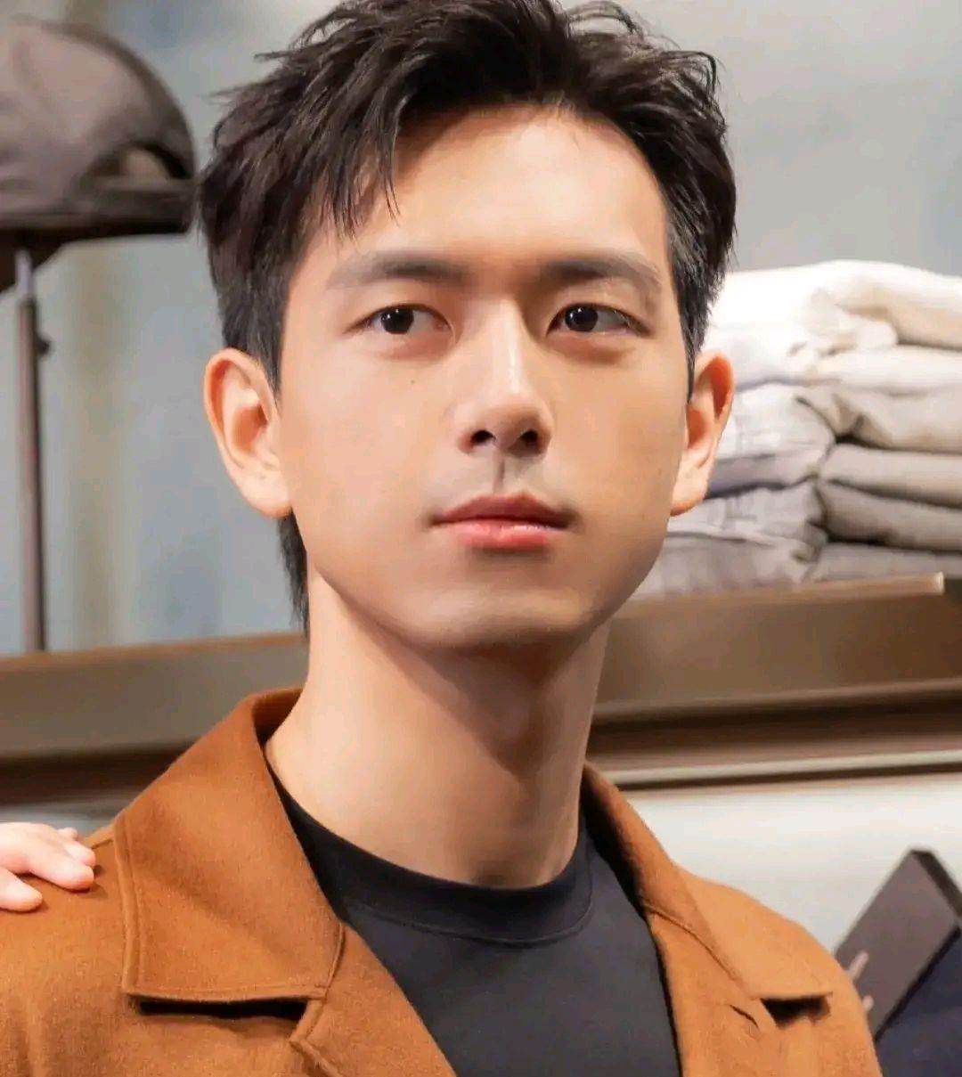 阿娇|刘涛生图比精修图抗打？张雨绮换新男友了？李现上热搜了？