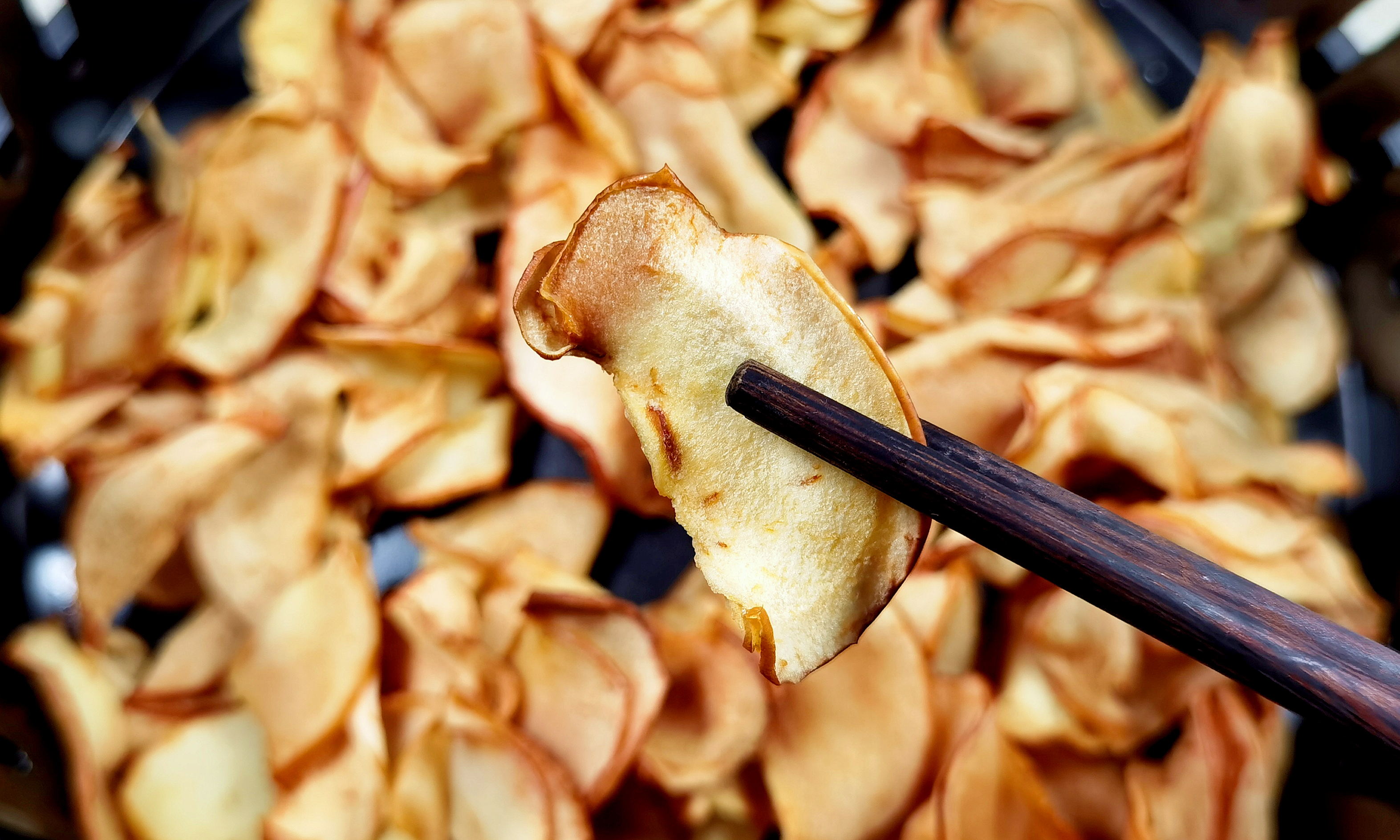 儿童健康|冬季，碰到此果别手软，营养极高，一次做10斤，酸甜香脆，真好吃