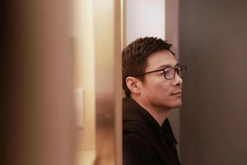 侃姐癫谈 “老实人”祖峰:从不缺名导运,却做配角24年,中戏女博士为之迷