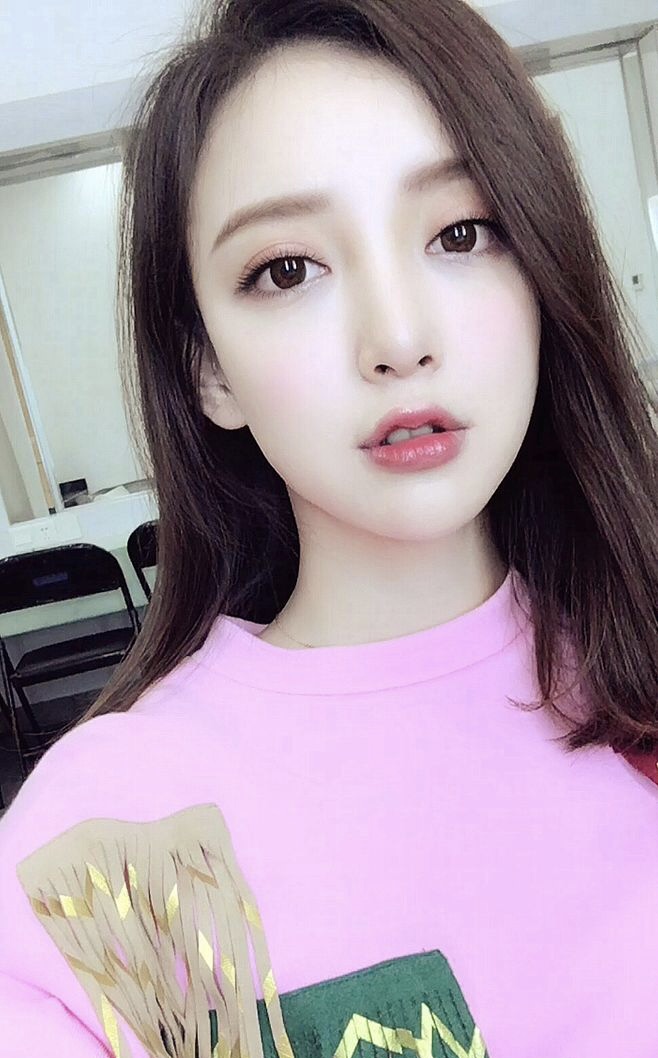 美瞳|人美歌甜，她为什么就不红呢？