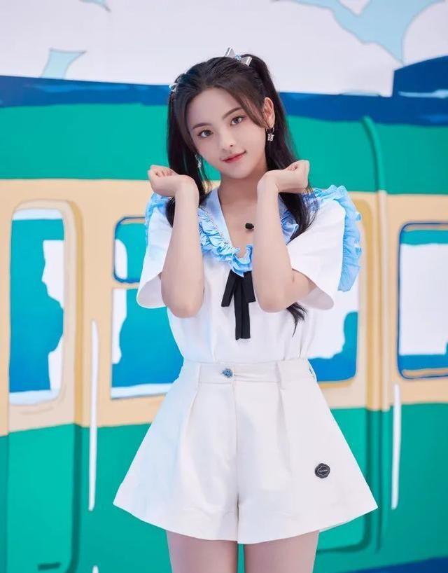 杨超越|八卦：迪丽热巴，杨紫，龚俊，杨超越，许佳琪，张靖仪，范丞丞