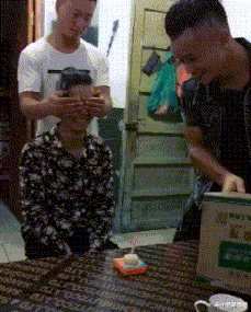 朱小燕聊情感|“你用的杯子,暴露了你的工作职位,真是真实啊! ”哈哈哈哈