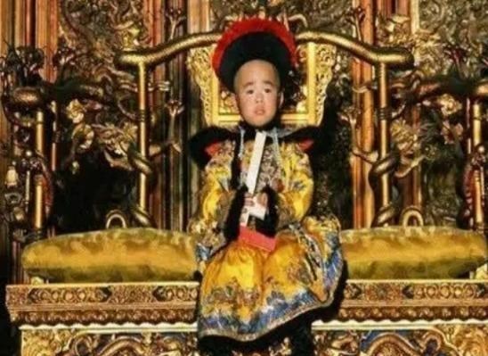 奶豆说育儿|溥仪为什么不能生育？看看他小时候，宫女们对他做了什么？