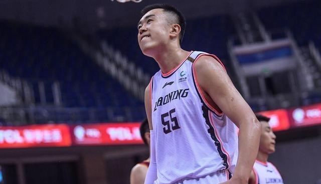 文华养 郭艾伦遇强更强，孙铭徽独木难支，辽篮大胜广厦