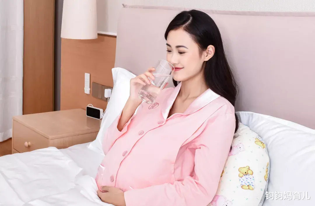 钧钧妈育儿|你知道孕期妈妈各个阶段的正确睡姿是什么样的吗?