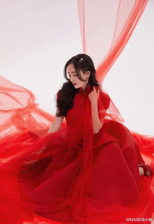 刘海|这届春晚又带火了啥？别只看口红了，她们的毛衣、风衣也都超好看