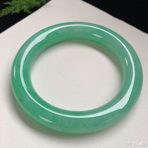 翡翠|B+C货翡翠手镯，你愿意佩戴吗？