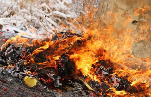  人死后，为何要烧掉生前的衣服，这不是封建迷信，有科学依据