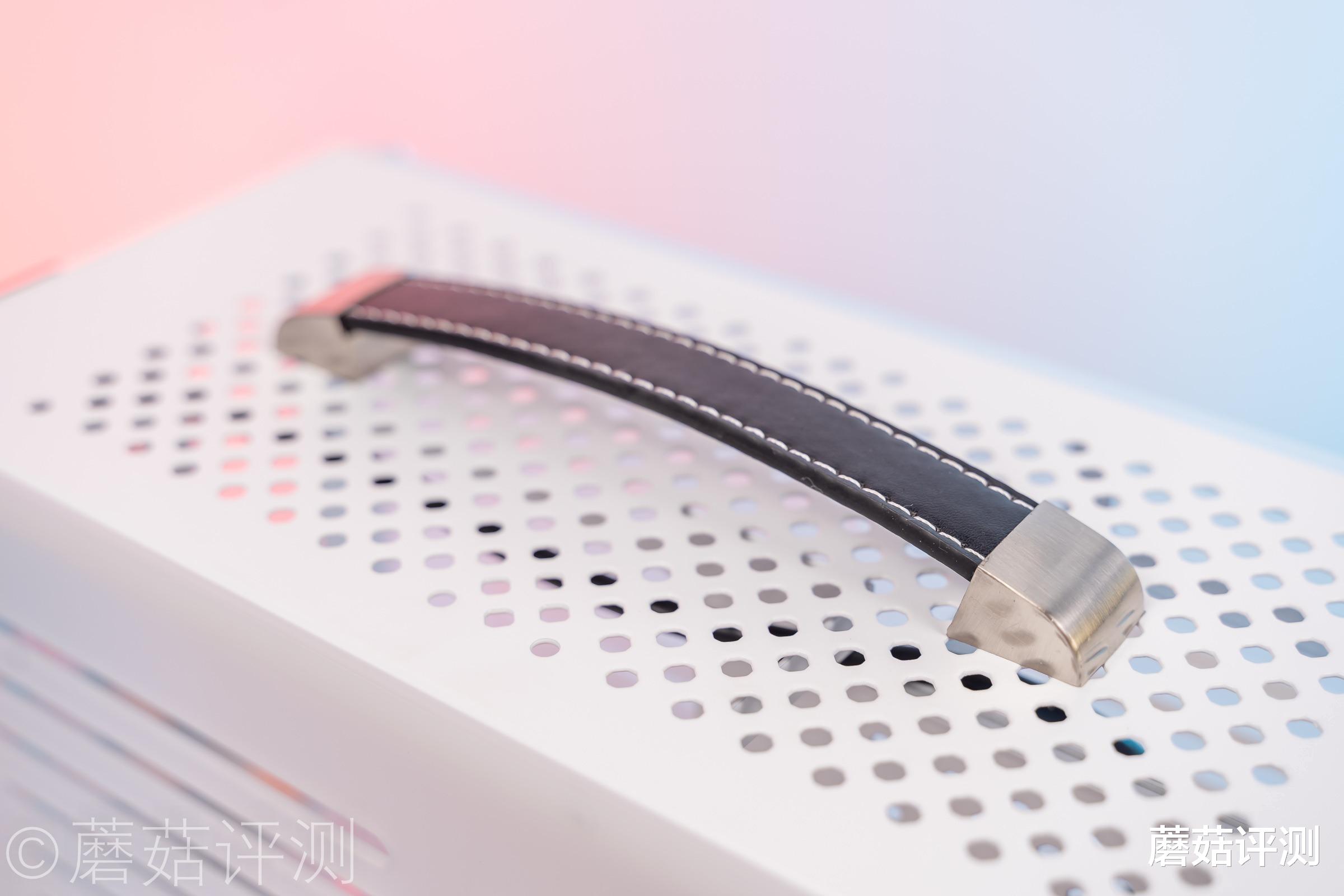 机箱|小巧精致，单手拎走、超频三蜂鸟2手提便携ITX机箱 评测