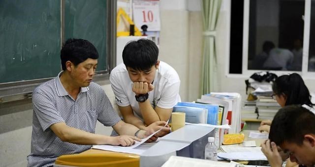 大学|复读12年到底值不值？考上211仍不甘心，依旧执意考清华