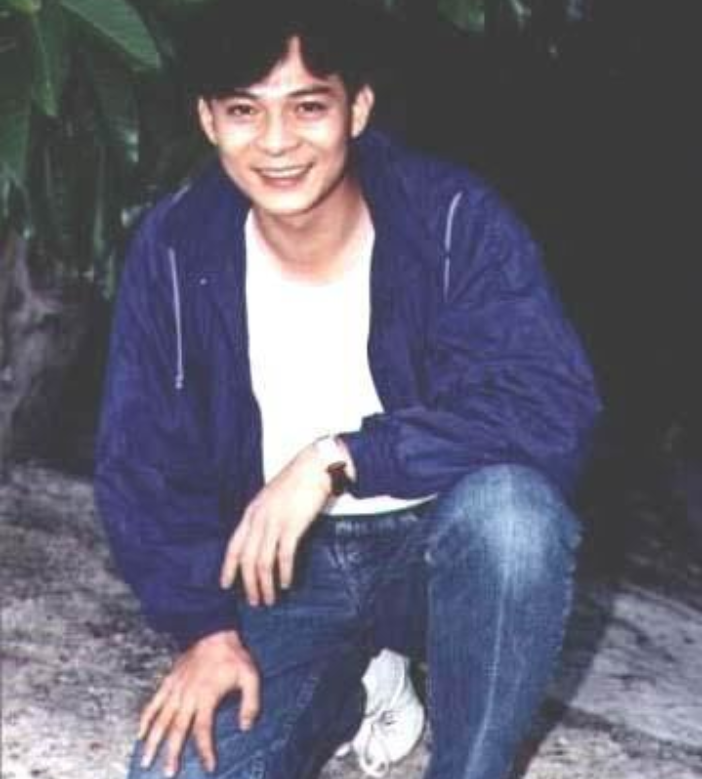 王力宏|相恋40年妻子患癌去世，黄日华宣布终身不娶，他做到了吗？