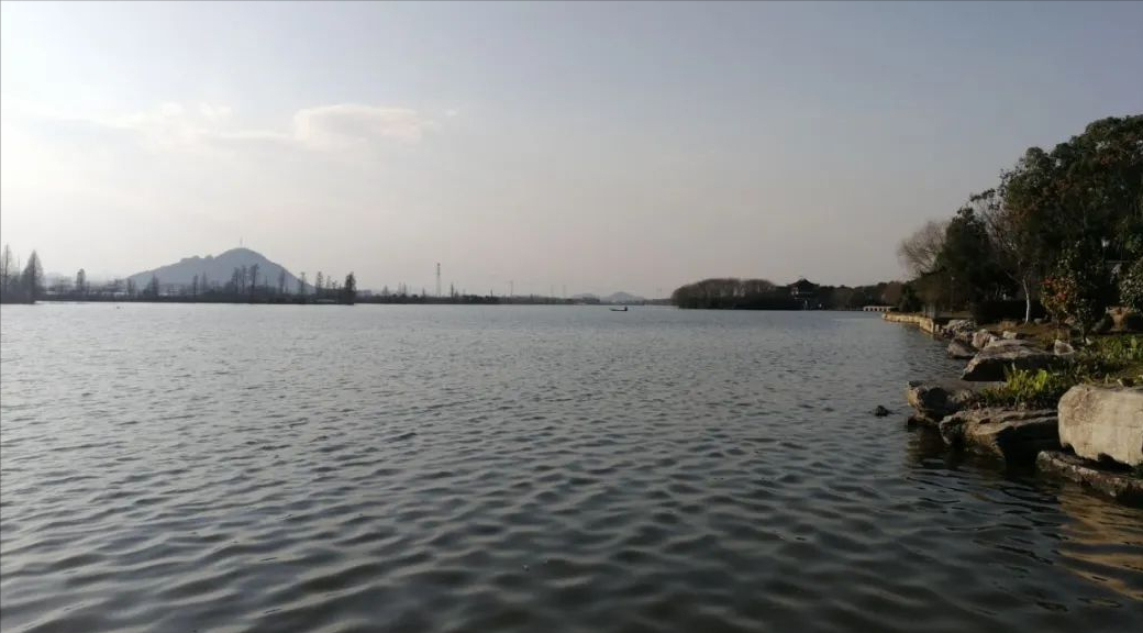 恒哥超级奶爸|张炎在镜湖隐居时写下一首词，流动的美惊艳了时光，读来很治愈