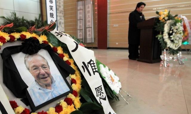 宋扬|中国小伙为瑞士房东养老送终，瑞士房东临终前：想长眠于中国