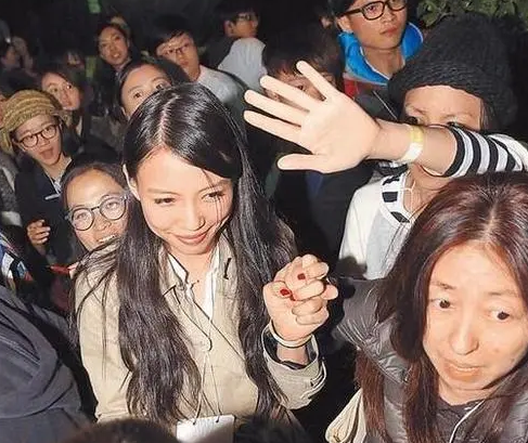 王力宏|王力宏离婚事件又出新瓜？李靓蕾真实身份曝光！