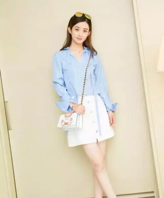 伪装者|'宝妈'赵丽颖，生下孩子之后漂亮依旧，穿搭更是亮点十足。