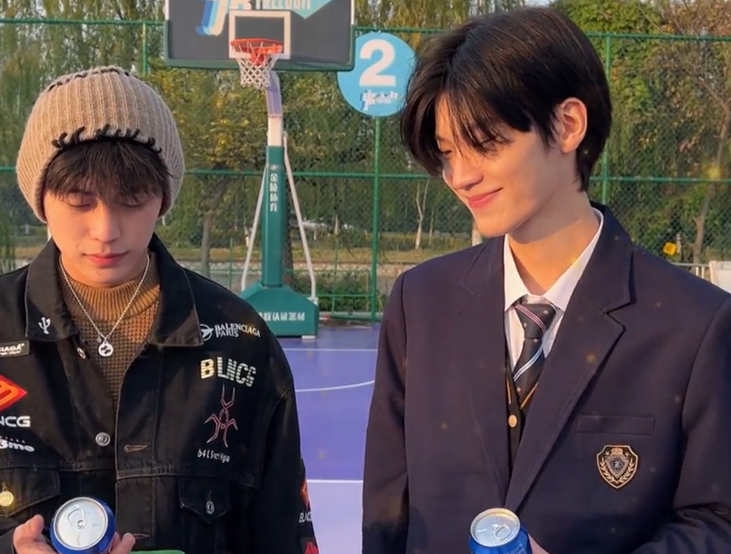 剑仙|两大颜值主播入驻虎牙,携手挑战国服李白剑仙,输了剑仙cos金蝉