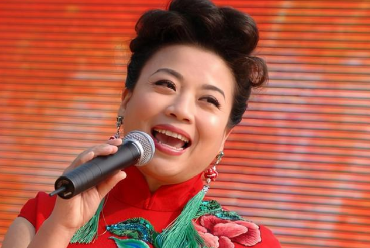 春晚|她是国家一级演员，连登25年春晚，52岁无儿无女，为何无人敢娶？