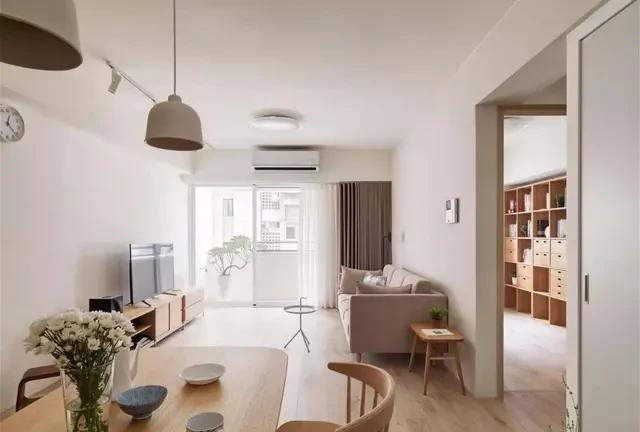 |客厅是装木地板好还是瓷砖好？