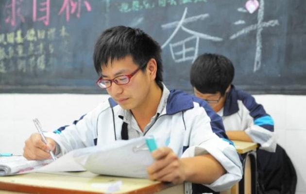 学渣|中学男生上课偷偷的“小动作”，可能半数以上人干过，看你中没？