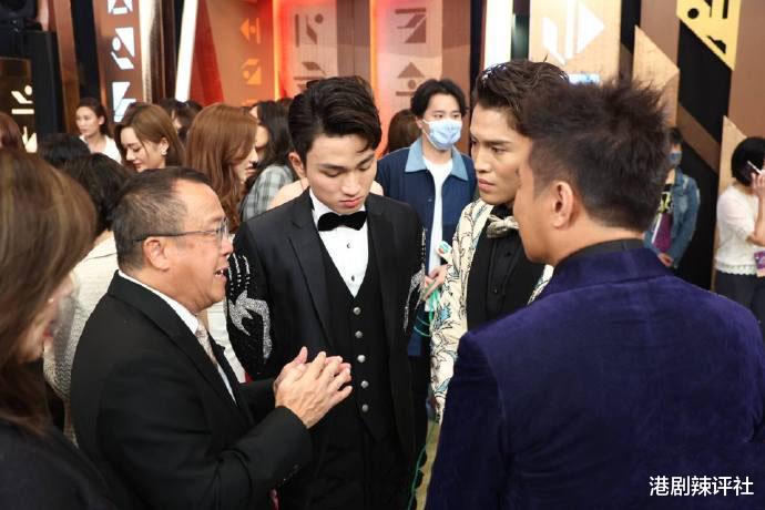 曾志伟|曾志伟上任后好戏未停！有人自毁前程被雪藏，有人受尽冷眼不反抗