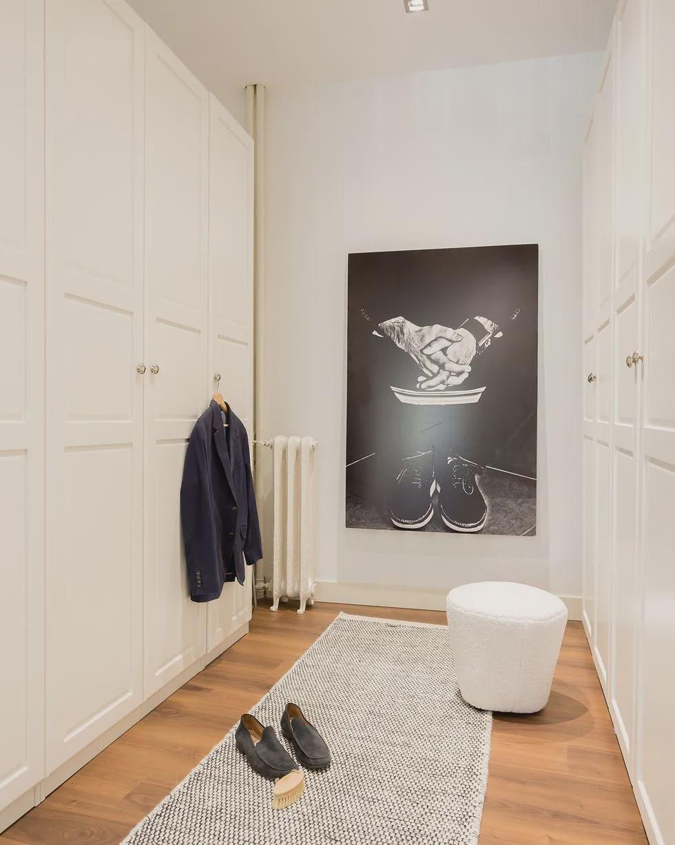 |一眼钟情这套142平,走道门洞拓宽成双开,回家都有仪式感了