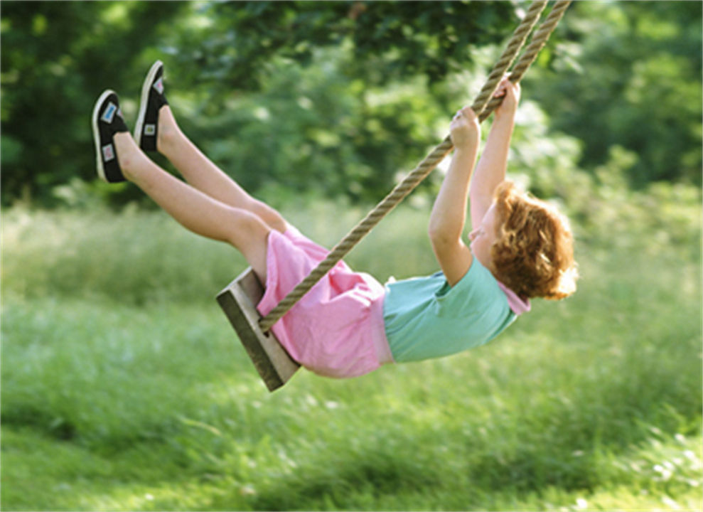 爸妈盒子|公共秋千应该限时？孩子霸占公共秋千引不满，妈妈：不会起早点？