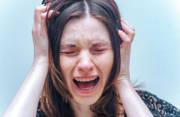 女孩|93年“海王妹”脚踩两只船，结果被男友曝光“渣女”行径，真解气