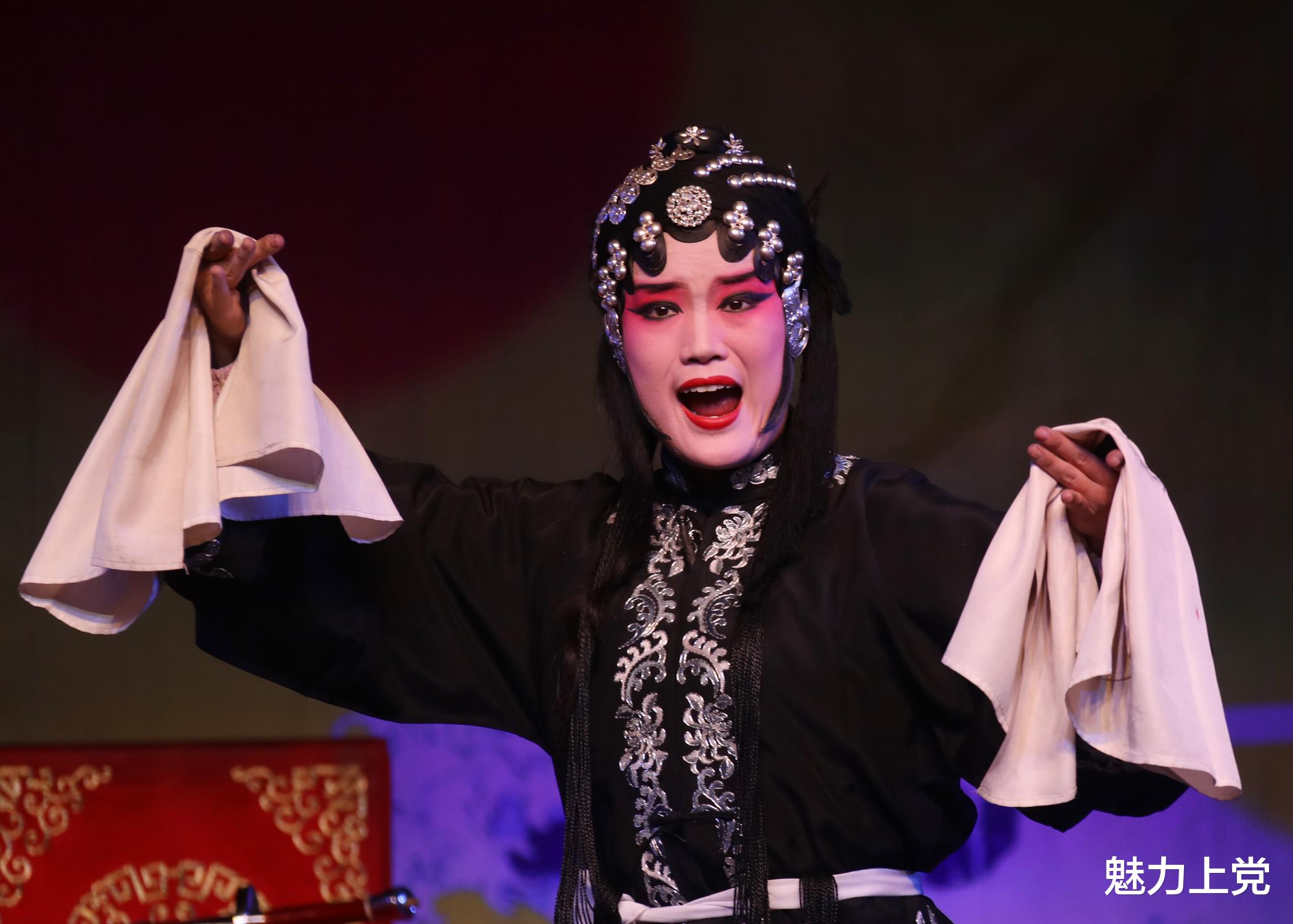 魅力上党 长治市上党梆子剧团走进潞州区屈家庄村惠民演出