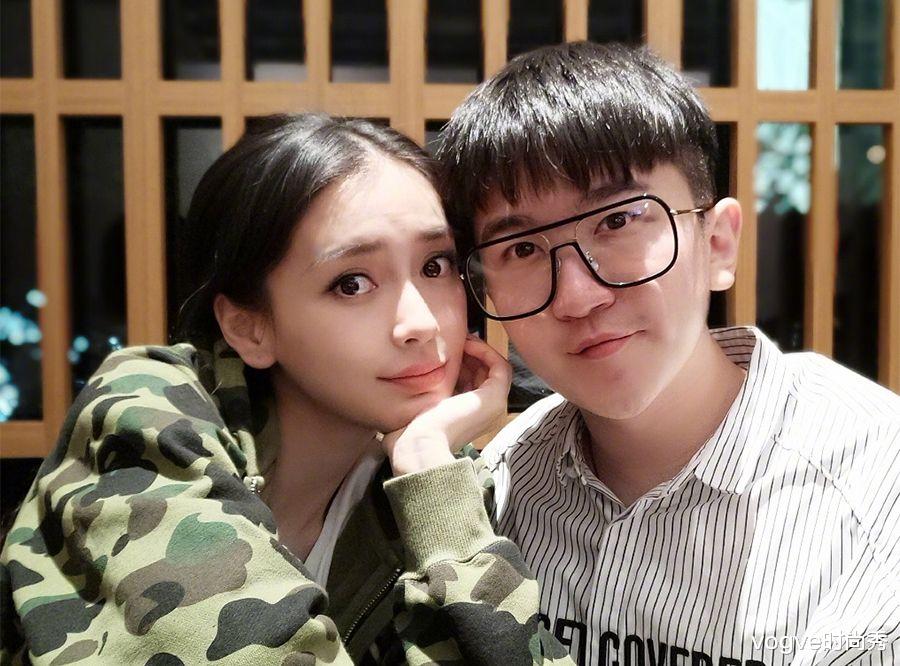 vogve时尚秀|主持界的“吃个桃桃”，入行第一天被举报娘里娘气，和杨颖关系好