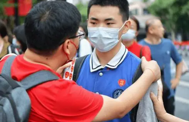 糯妈育儿经|去普高当鸡头，还是去重点高中当凤尾？班主任：明白这2点再决定