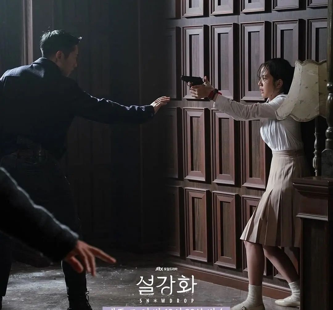 爱的迫降|同样是禁忌爱情，为何《爱的迫降》能获好评，《雪滴花》却被抵制？