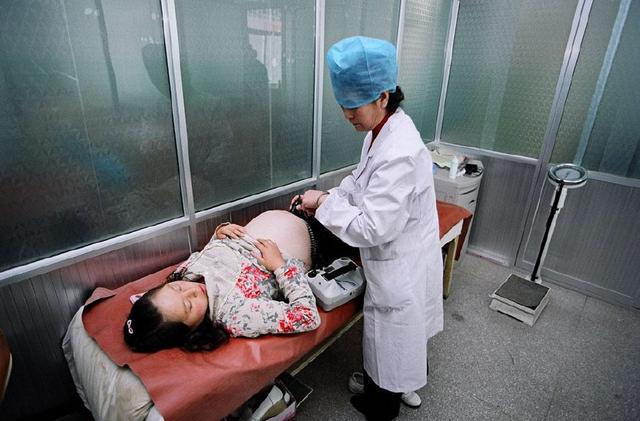 想不出店名 女子半年流产三次,婆婆怒赶她走,三年后抱孙子去炫耀,进门傻住