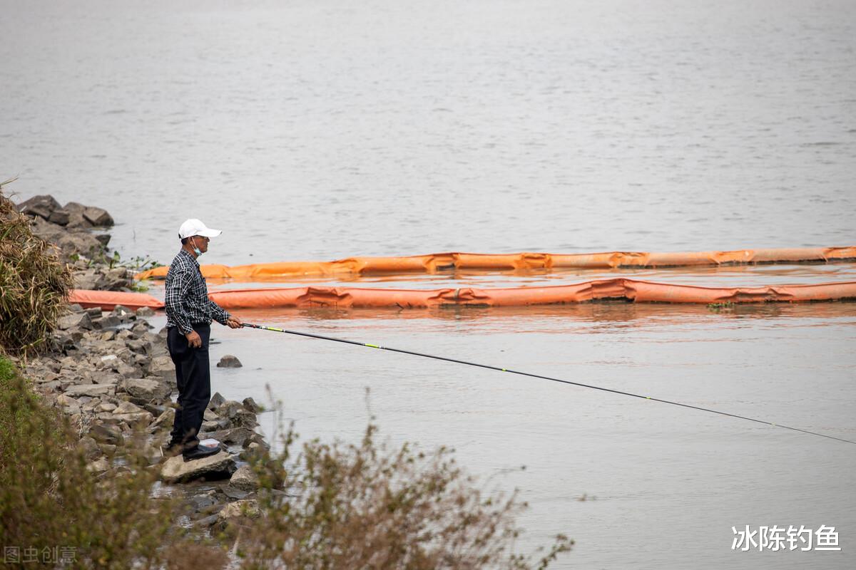 钓浮|钓浮一直没口，钓底才有鱼吃钩？多数是你钓法不对，野钓要这样钓