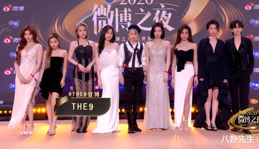 黄晓明|微博之夜女星斗艳：热巴精致如洋娃娃，江疏影穿着最大胆