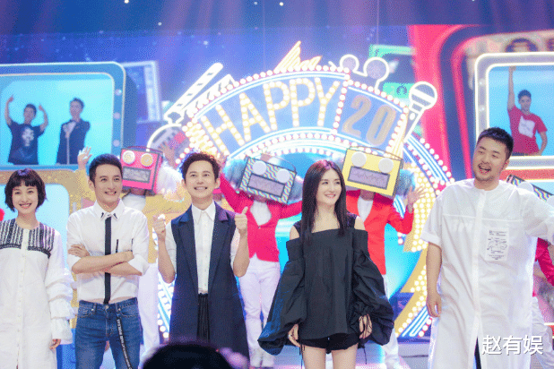 何炅|坐拥1.2亿粉丝，出道20多年的何炅，为何突然口碑差到如此地步？