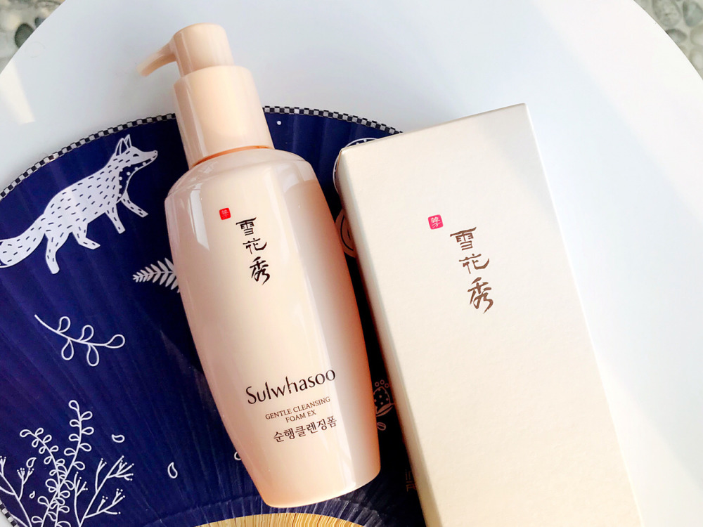 果果聊时尚|滋润补水、控油爽肤的洗面奶：有效改善肌肤暗沉，提亮肤色。