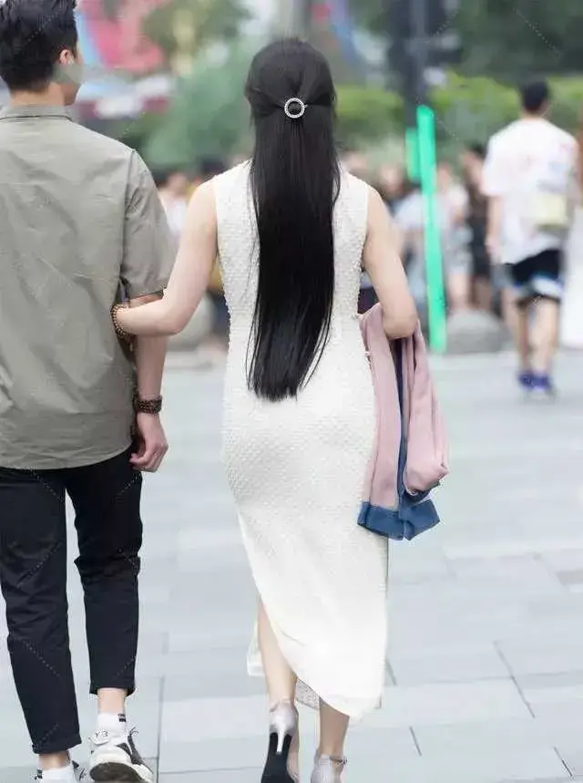就聊一下|只看她的背影，就能猜出这是一个“大家闺秀”