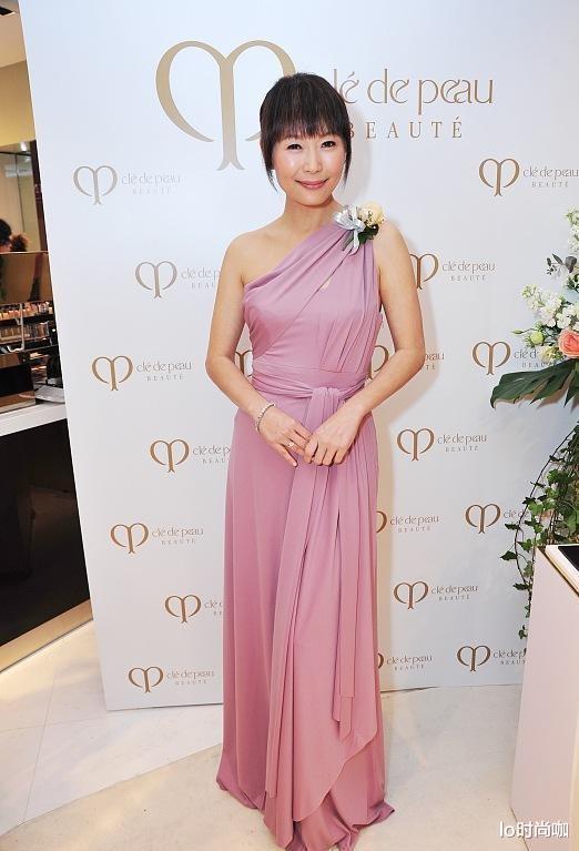 章子怡|叶童没了滤镜老到“认不出”，但气质却依旧高级，自然老去也很美