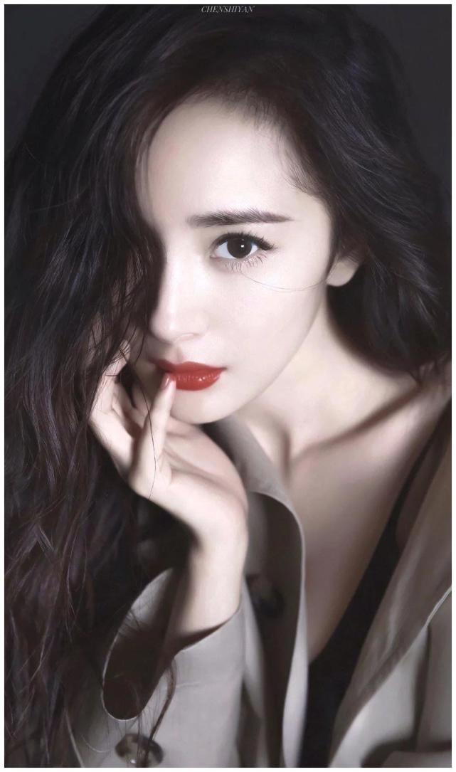 宁静|杨幂，穿什么衣服都亮眼