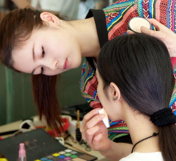 洗面奶 不化妆与长期化妆的肌肤有差别吗？女化妆师透露其中实情