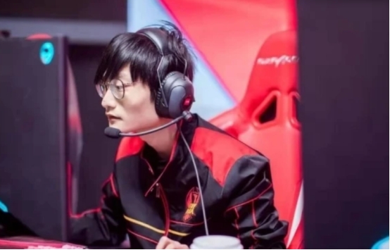 打野|TES通过训练赛发现问题出在打野，小天有希望加盟，Zoom来不了