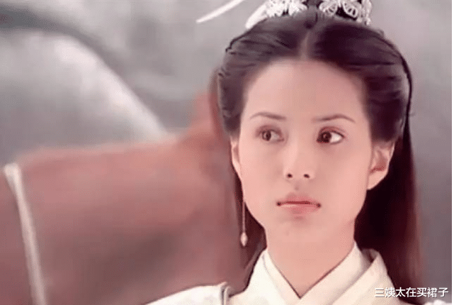 三姨太在买裙子|“最美小龙女”当了10年富商的炮灰！隐退10年，不婚不育